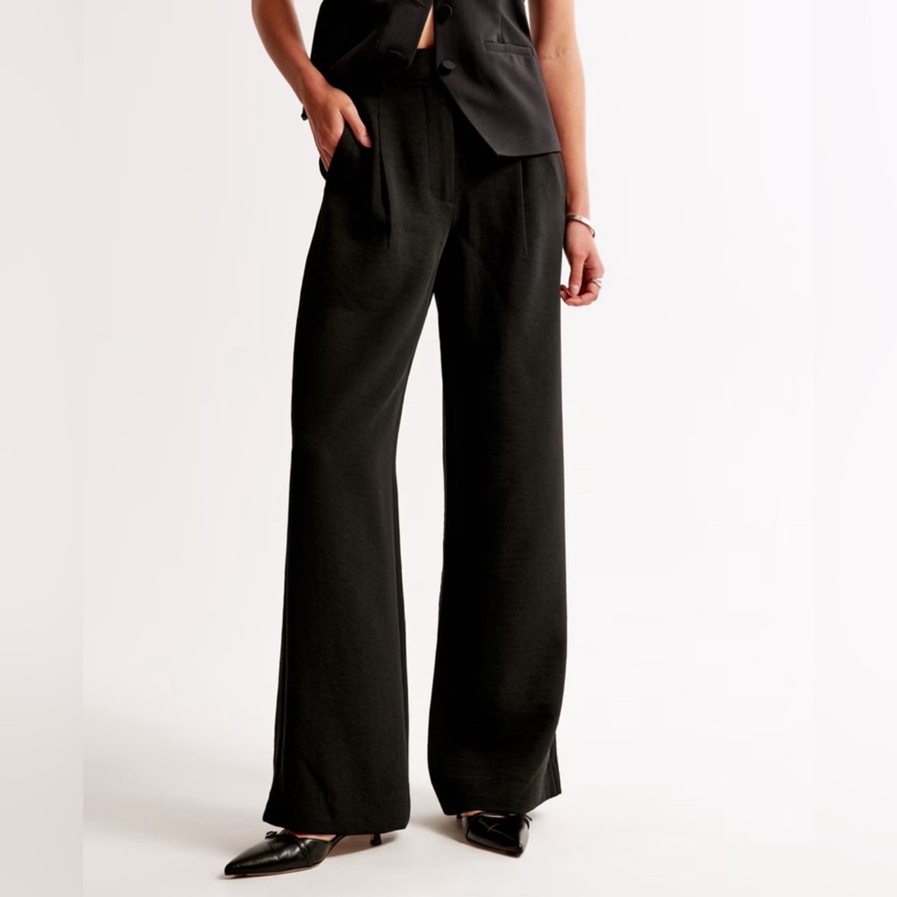 Abercrombie & Fitch Harper Tailored Premium Crepe Ultra-Wide Leg Pant